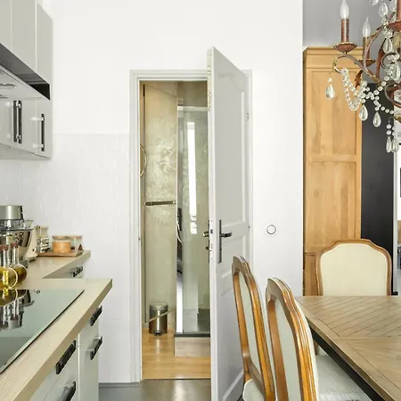 Immogroom - T4 - Center - 8 Min From Palais Apartamento